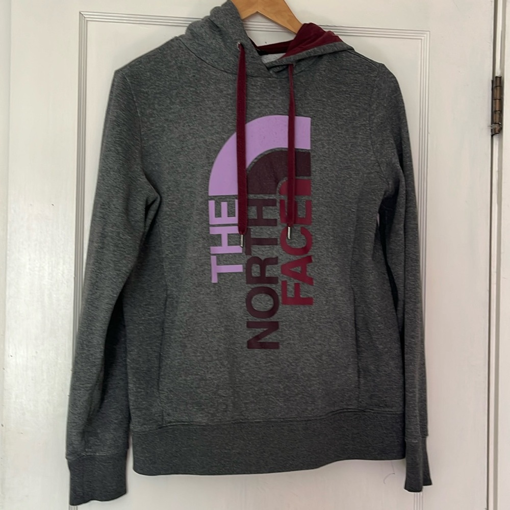 The North Face. Hooded sweatshirt. With kangaroo.pockets. Medium.